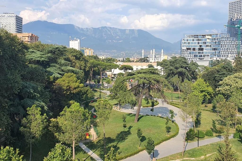 Center Apartment Tirana Zewnętrze zdjęcie